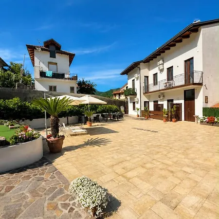 Carlo's Luxury
